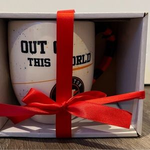 Adorable Houston Astros “Out of this World” Mug with Orbit! NWT